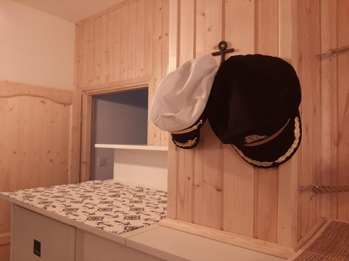 Admiral Apartman Makó Esterno foto