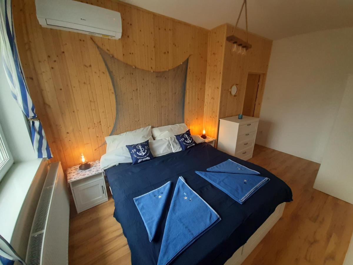 Admiral Apartman Makó Esterno foto