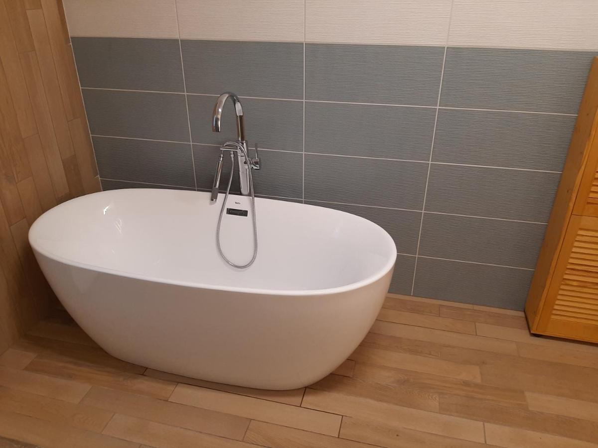 Admiral Apartman Makó Esterno foto